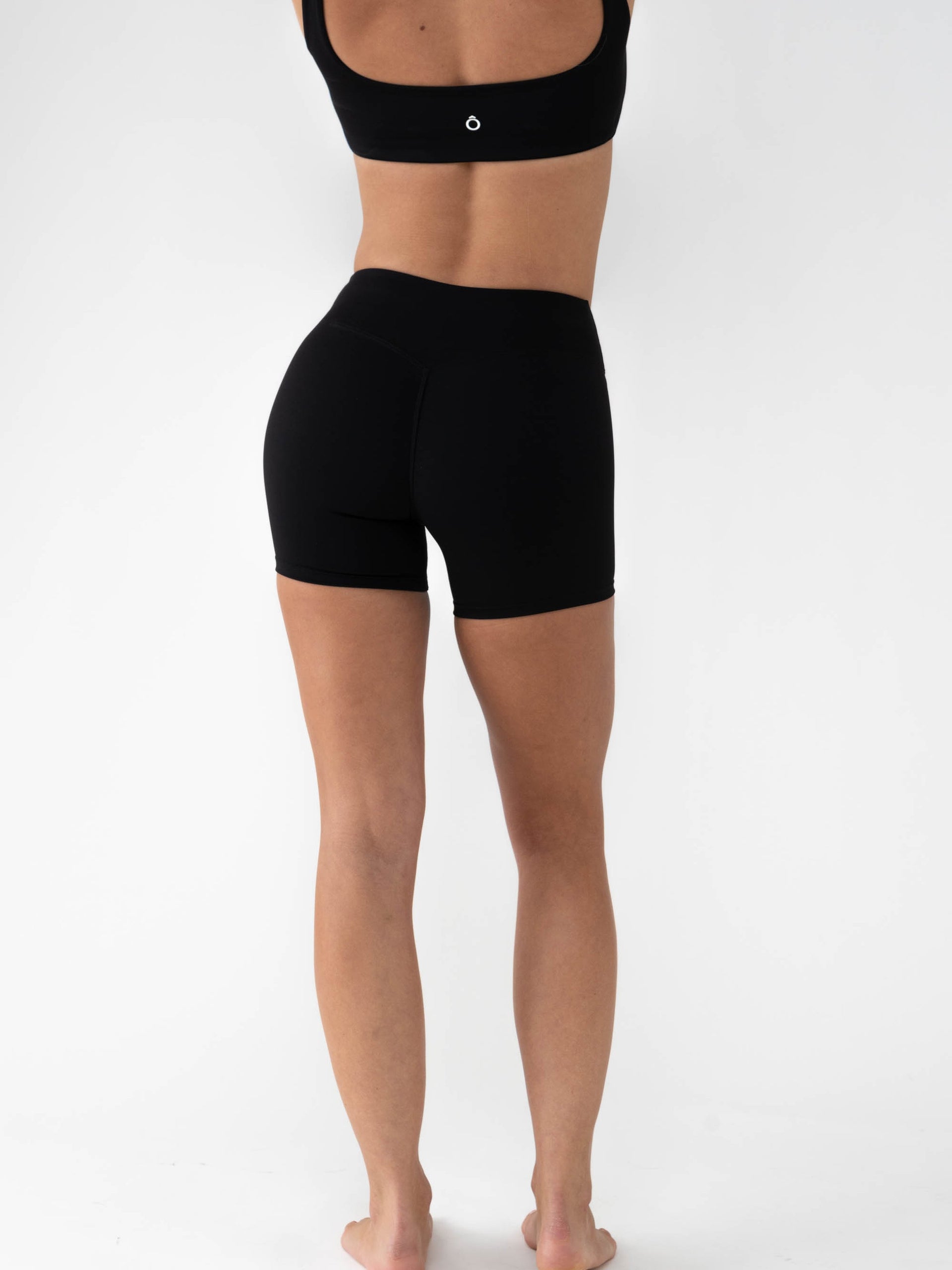 Marlo Shorts in Black, ÔNNE activewear