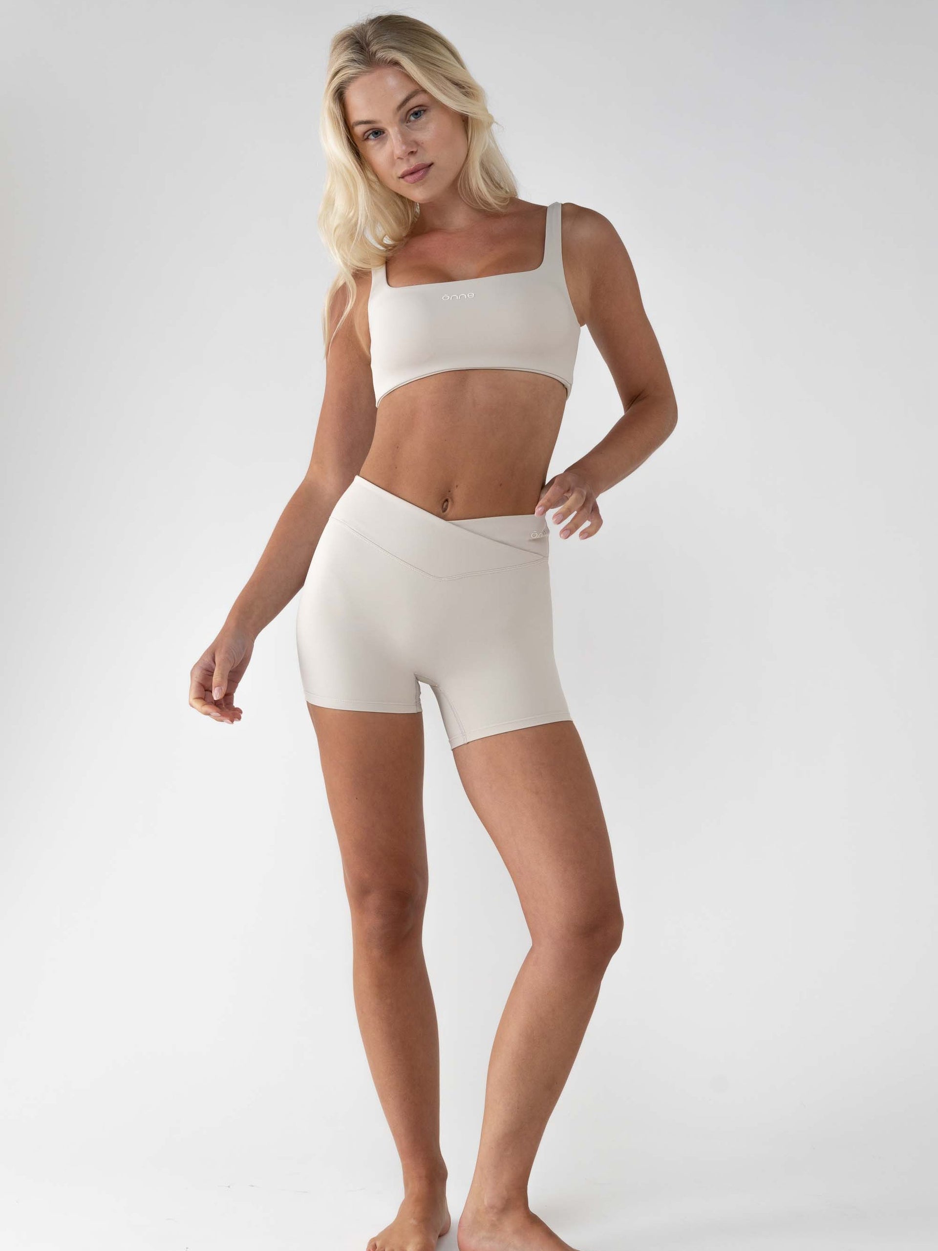 Marlo Shorts in Light Khaki, ÔNNE activewear