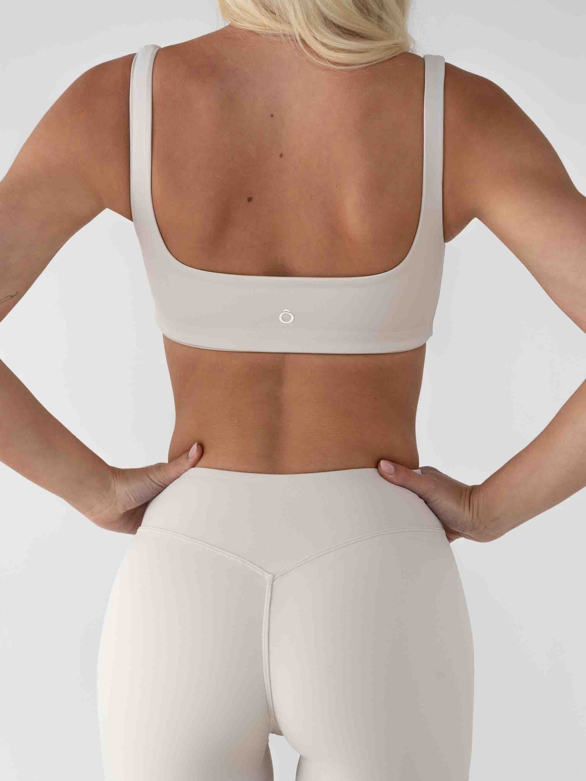Marlo Shorts in Light Khaki, ÔNNE activewear