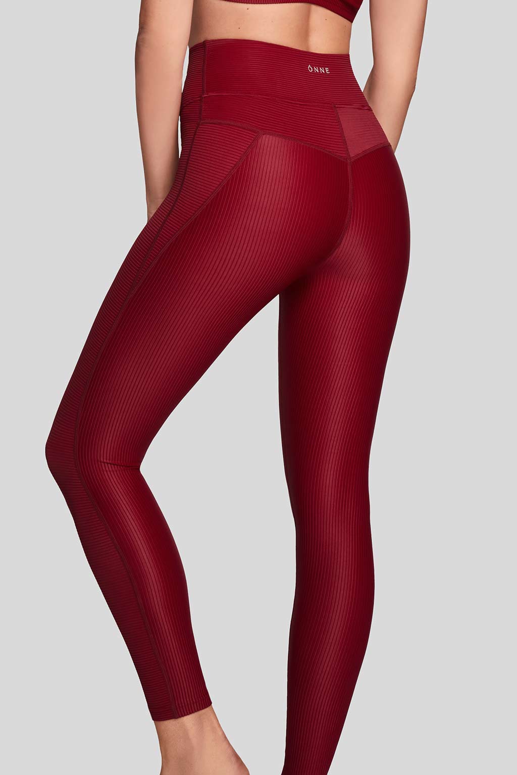 Zoe Leggings in Wine, back view, ÔNNE activewear